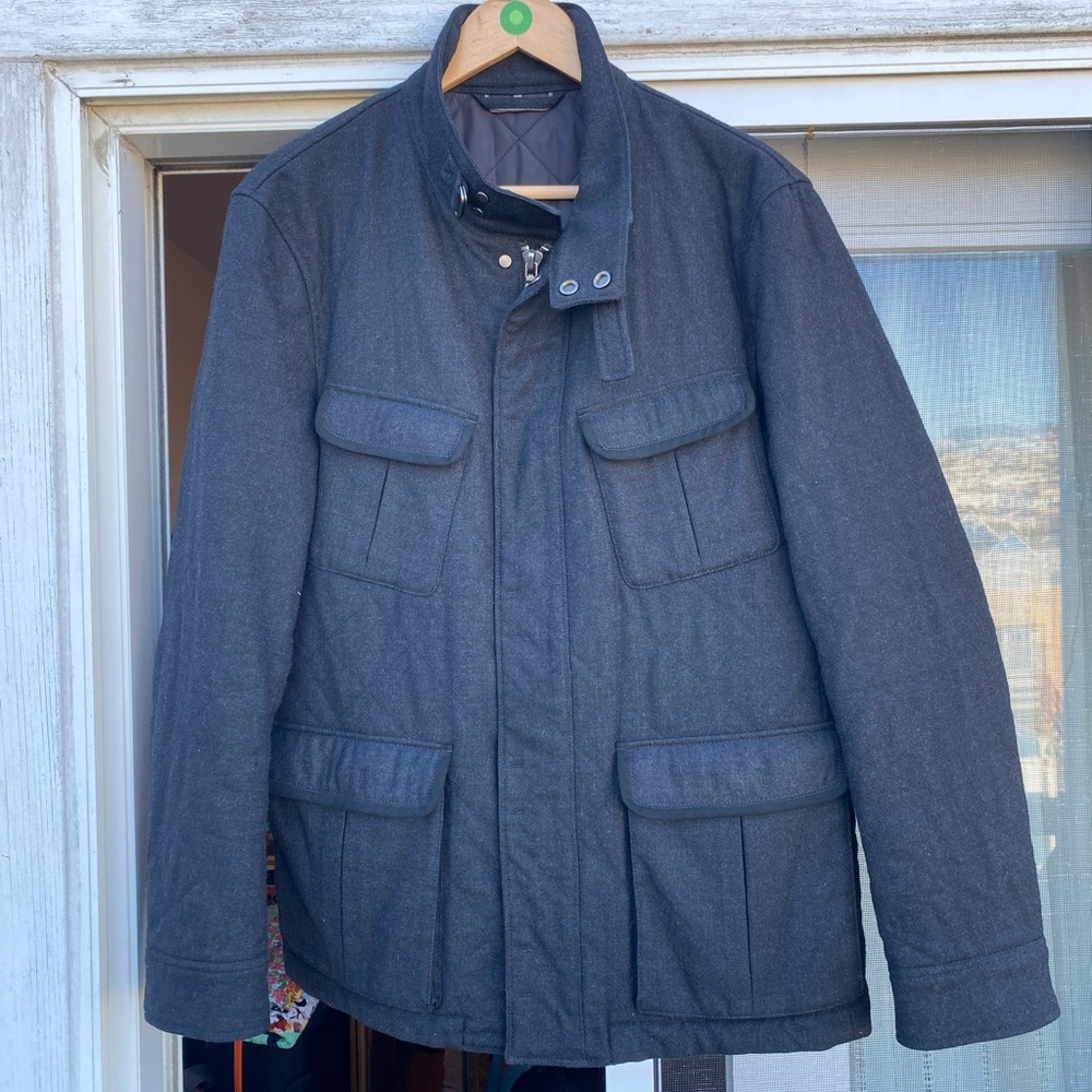 Elie Tahari men’s medium wool jacket in LIKE NEW condition.